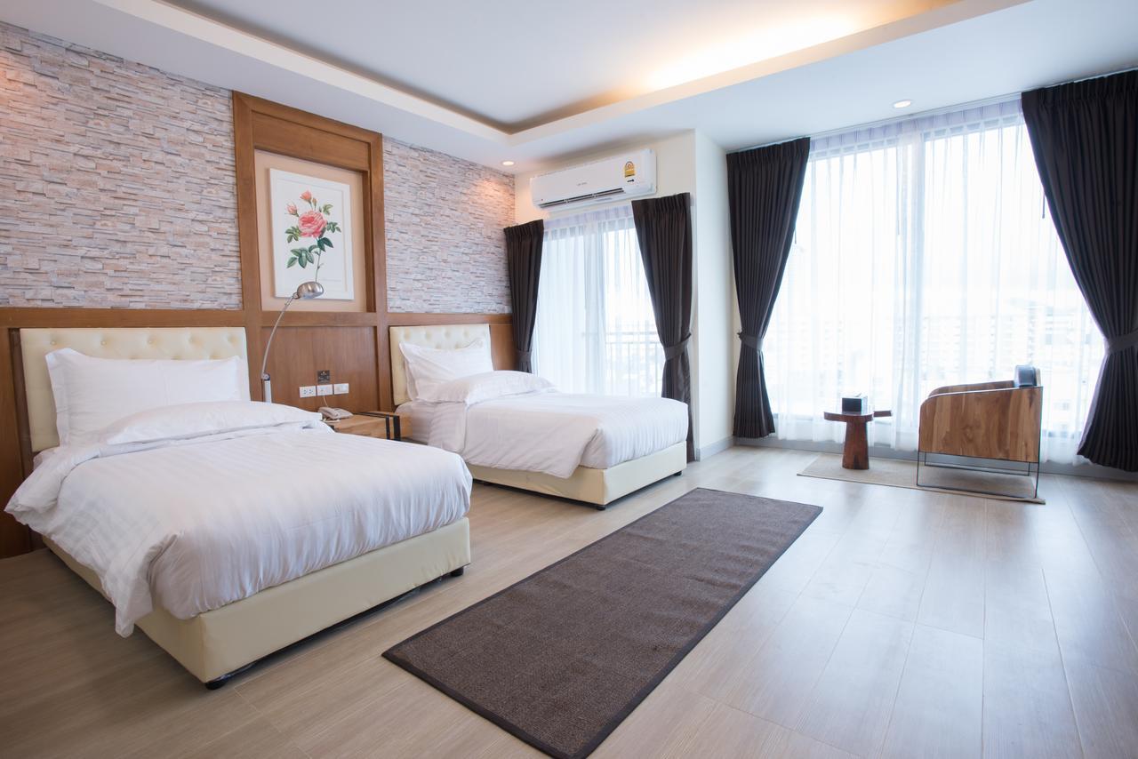 Triple B Boutique Residence Si Racha Exteriör bild