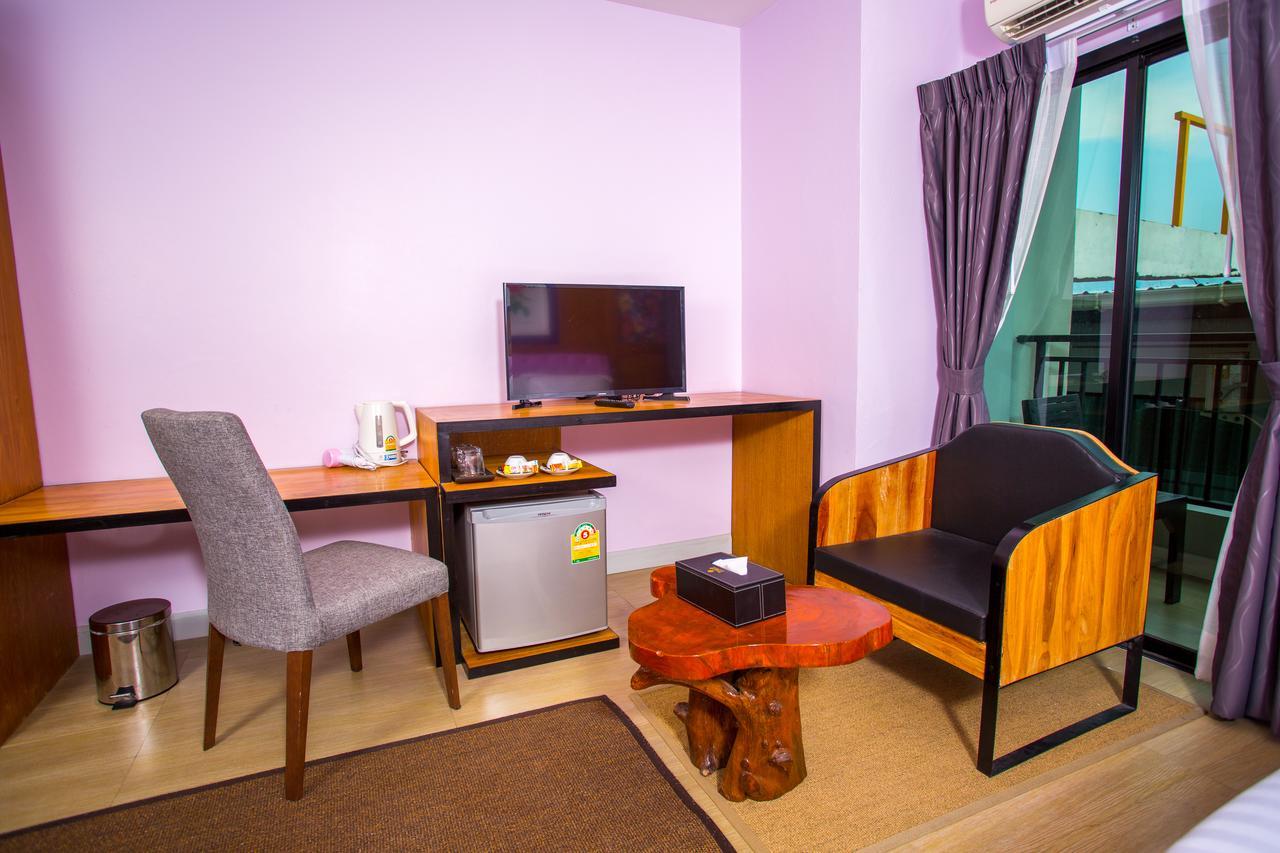 Triple B Boutique Residence Si Racha Exteriör bild