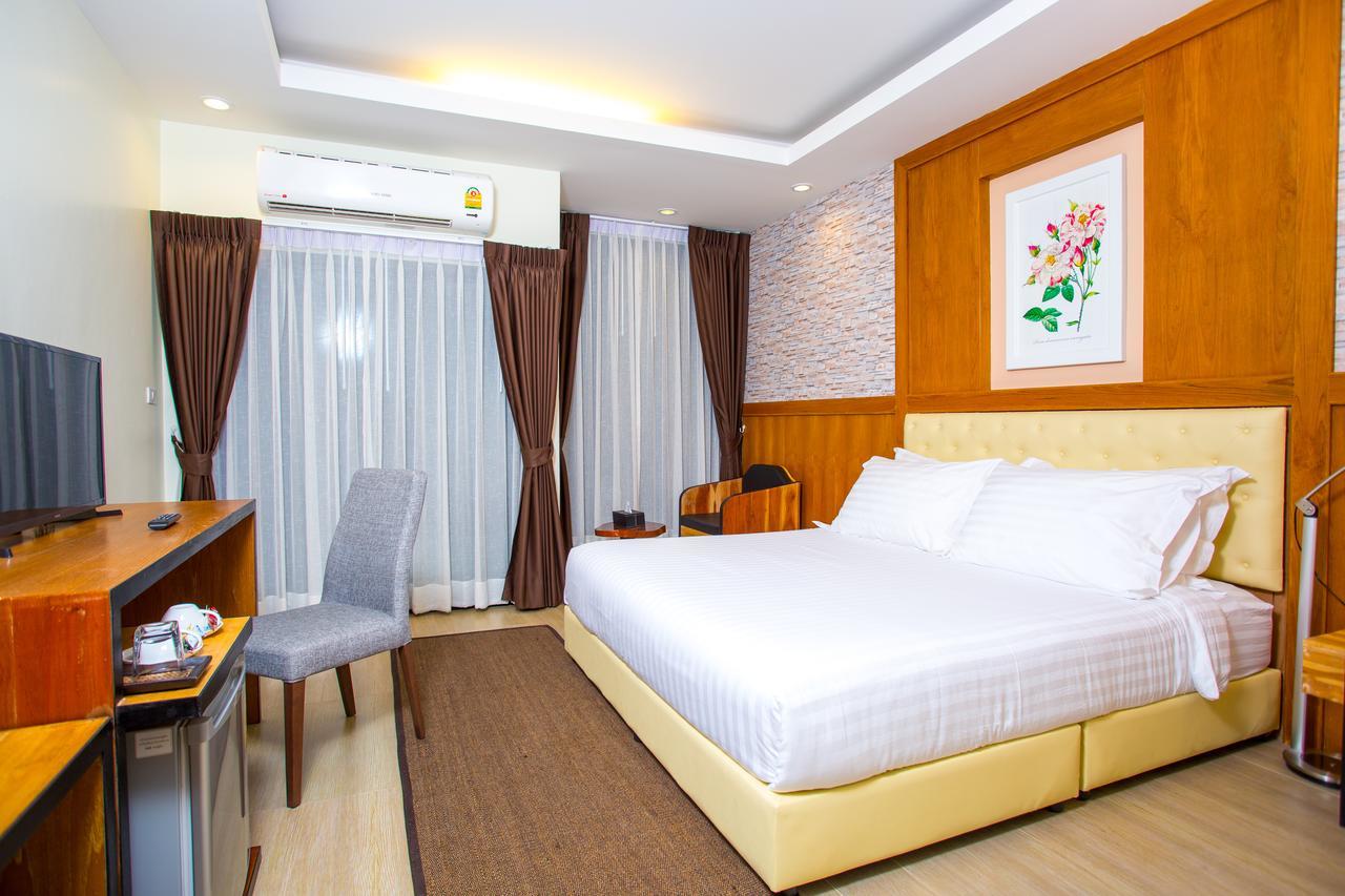 Triple B Boutique Residence Si Racha Exteriör bild