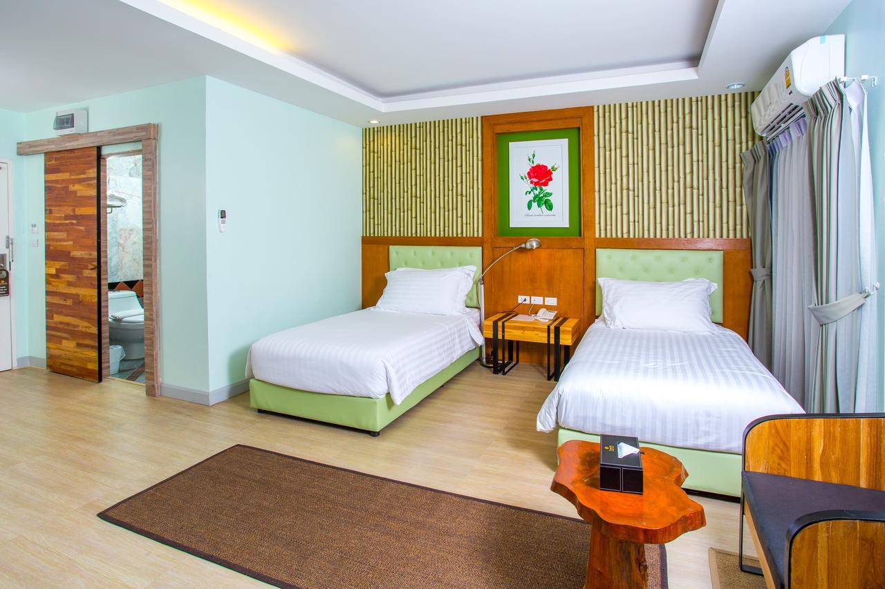 Triple B Boutique Residence Si Racha Exteriör bild