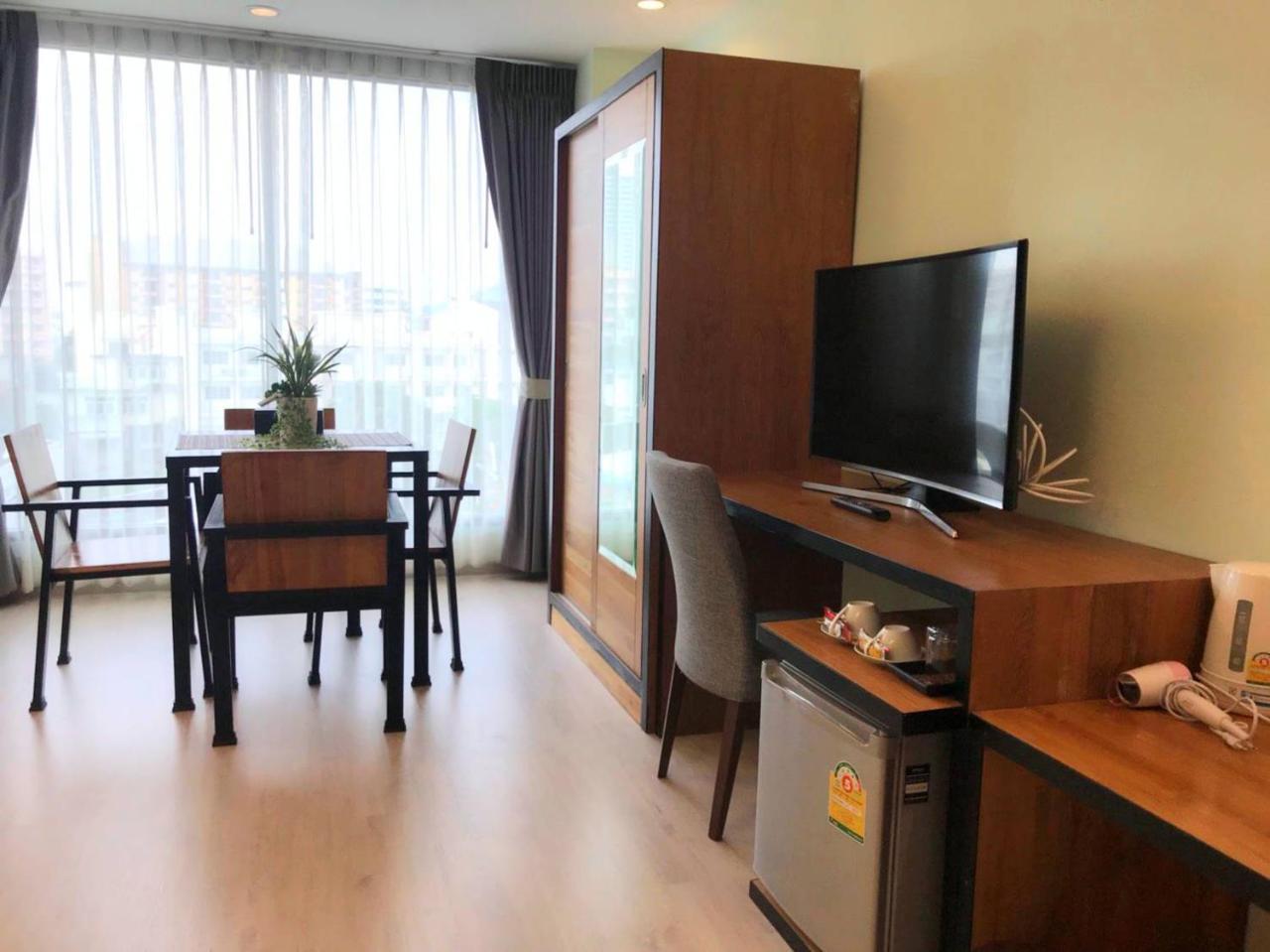 Triple B Boutique Residence Si Racha Exteriör bild
